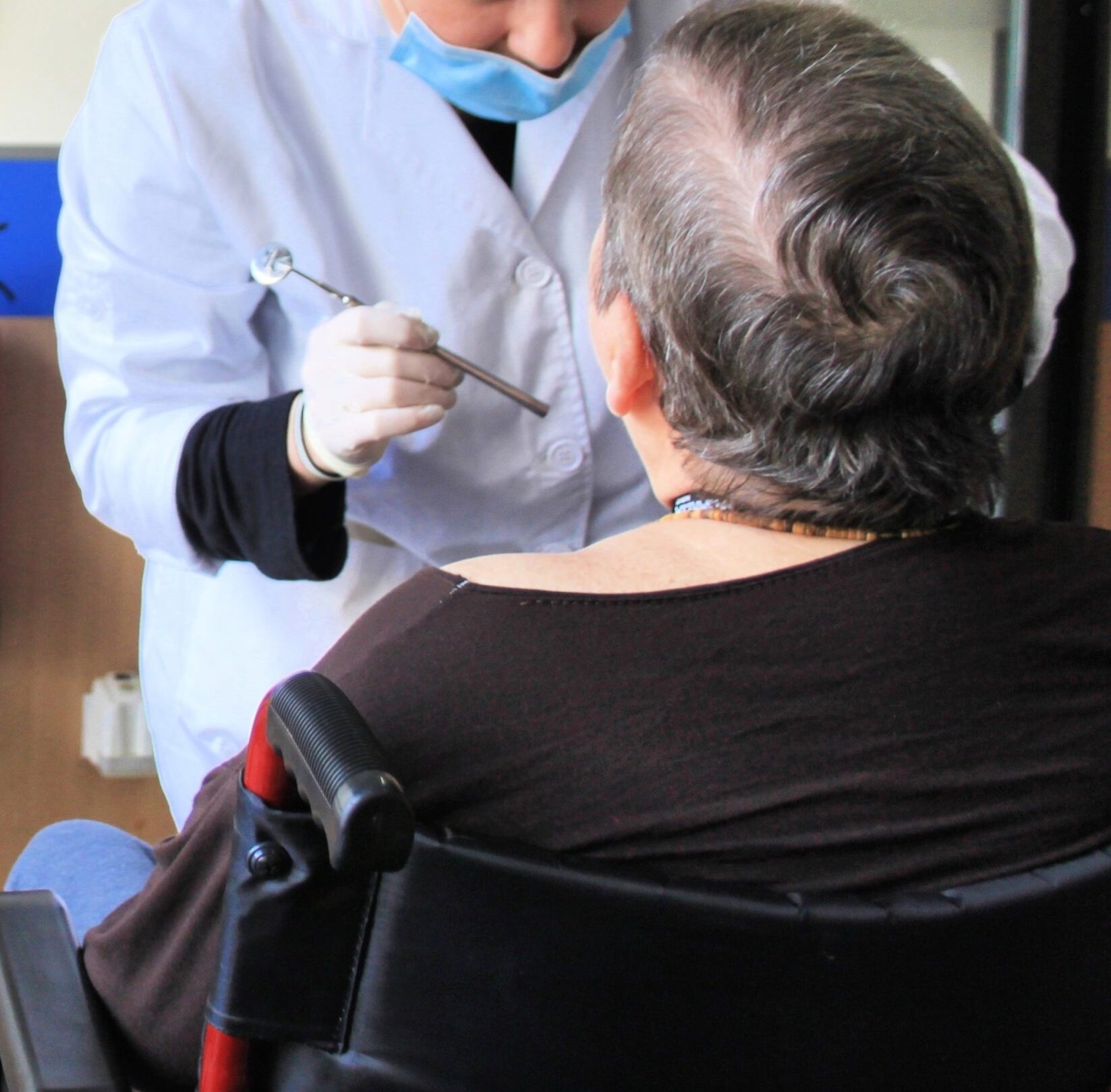 Dentista que va a residencias: cómodo, seguro y efectivo para adultos mayores